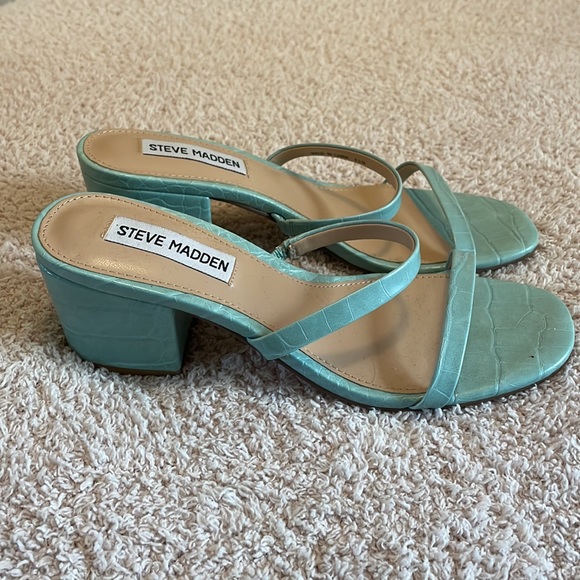 Steve Madden Mint Issy Mule Sandals - Picture 2 of 4